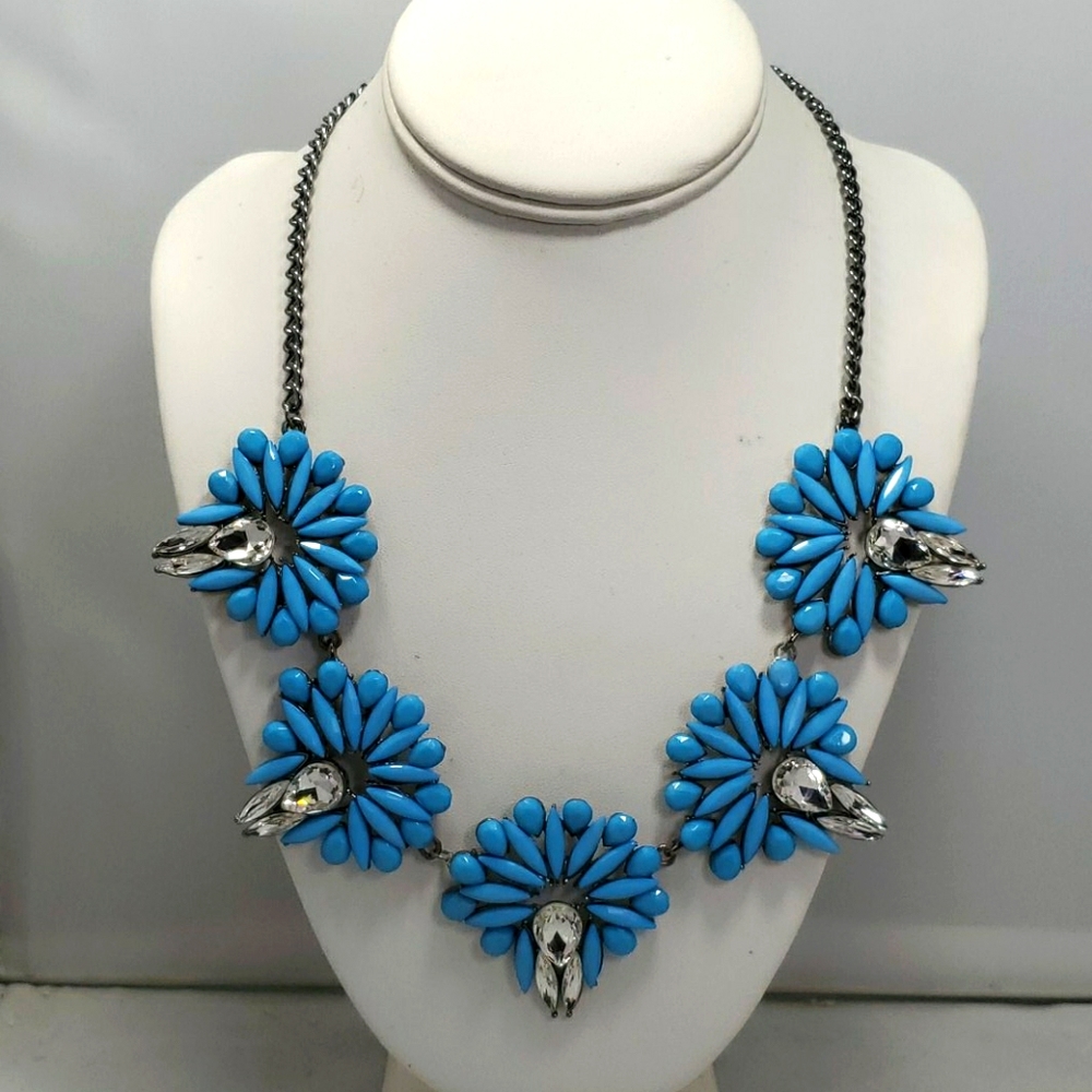 Bijou Drive Silver necklace with clear and blue stones